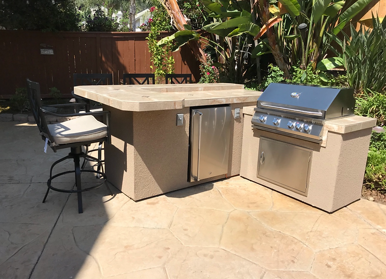 L-Shape BBQ Island with Bar Seating & 4-Burner Grill